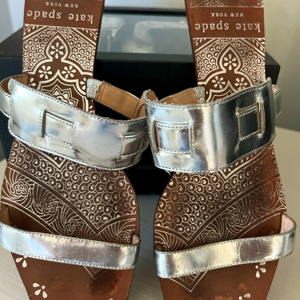 Leather silver sandals by Kate spade